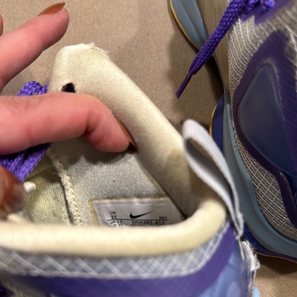 Nike LeBron 19s - Picture 8 of 9